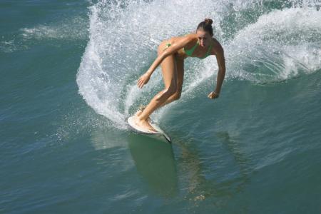 surf girls